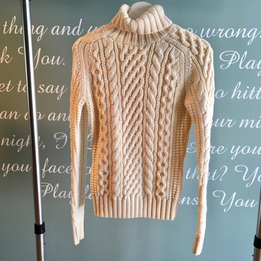 J CREW CABLE KNIT TURTLE NECK SWEATER